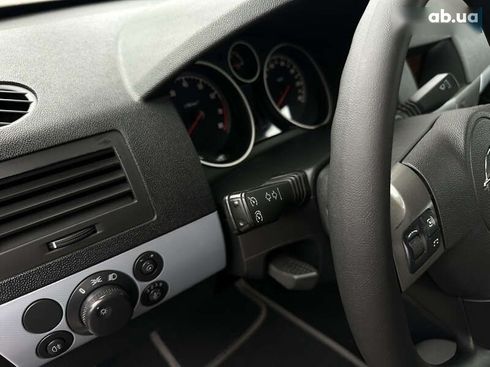 Opel Astra 2006 - фото 30