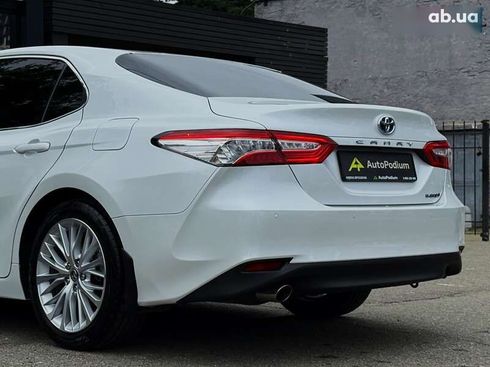 Toyota Camry 2020 - фото 23
