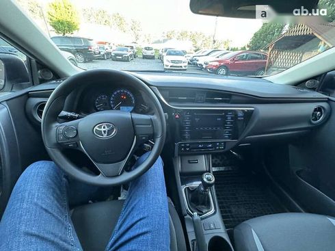 Toyota Auris 2017 - фото 21