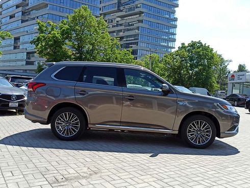 Mitsubishi Outlander 2019 - фото 6