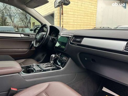 Volkswagen Touareg 2012 - фото 24