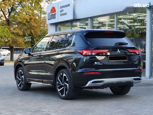 Mitsubishi Outlander 2023 - фото 9