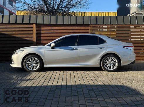 Toyota Camry 2018 - фото 4