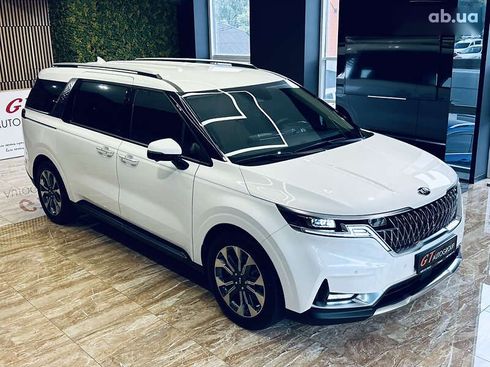 Kia Carnival 2021 - фото 5
