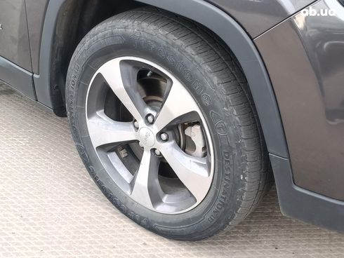 Jeep Cherokee 2018 серый - фото 6