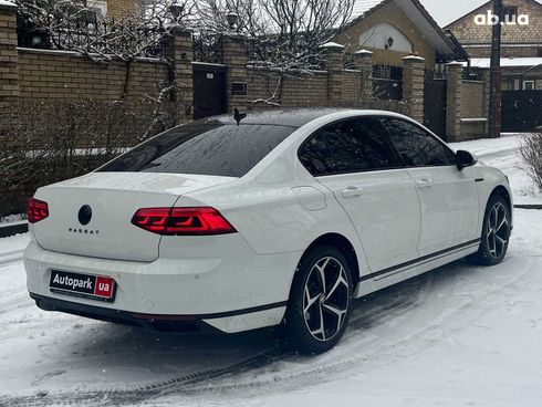Volkswagen Passat 2021 белый - фото 8