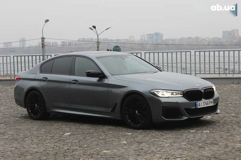 BMW 5 серия 2019 - фото 8