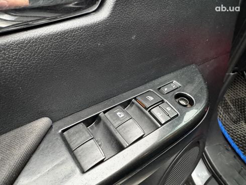 Toyota Hilux 2017 серый - фото 12