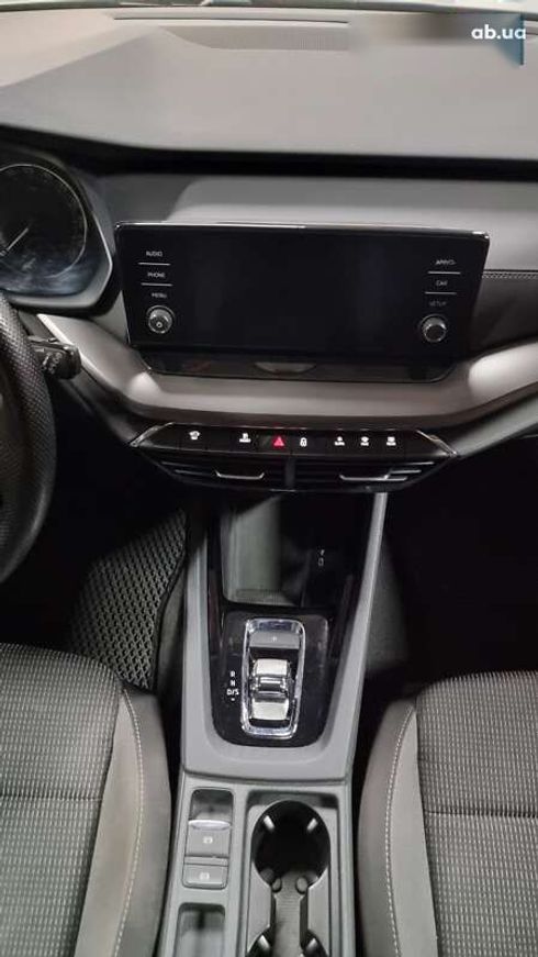 Skoda Octavia 2021 - фото 8