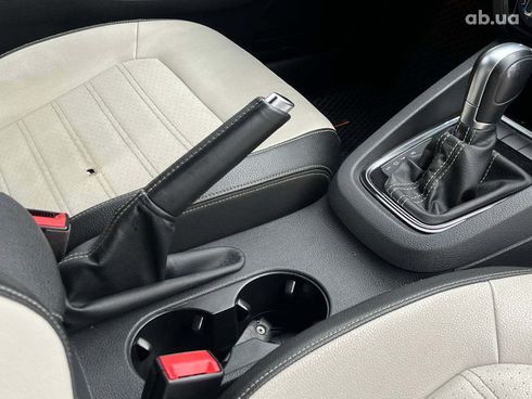 Volkswagen Jetta 2016 серый - фото 13