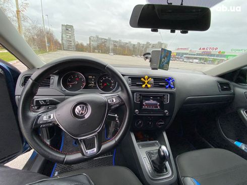 Volkswagen Jetta 2015 синий - фото 7