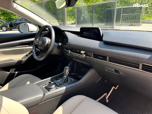 Mazda 3 2019 белый - фото 20