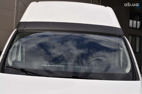 Renault Trafic 2021 - фото 15