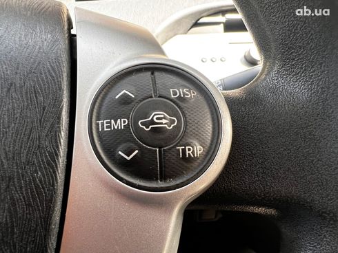 Toyota Prius 2012 белый - фото 13