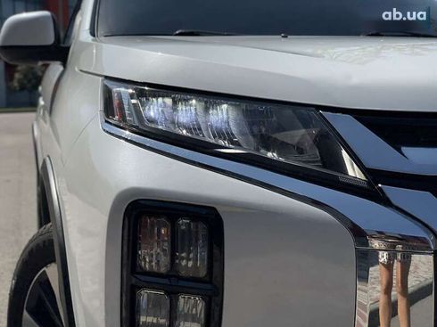 Mitsubishi Outlander 2020 - фото 12