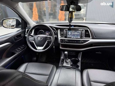 Toyota Highlander 2017 - фото 14