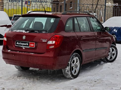 Skoda Fabia 2009 красный - фото 7