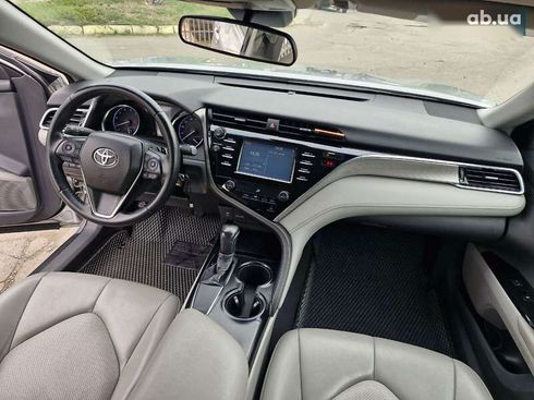 Toyota Camry 2018 - фото 19