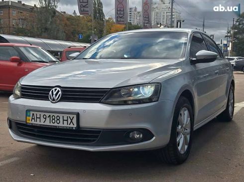 Volkswagen Jetta 2012 - фото 3