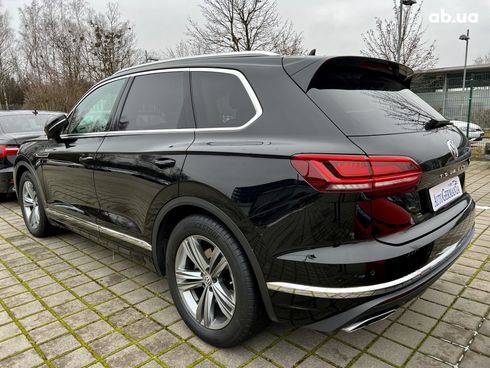 Volkswagen Touareg 2022 - фото 32