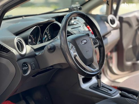 Ford Fiesta 2016 серый - фото 24