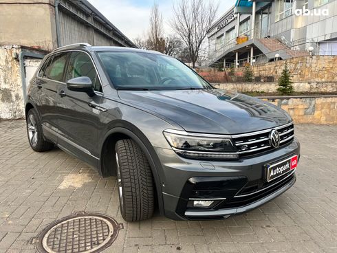 Volkswagen Tiguan 2019 серый - фото 3