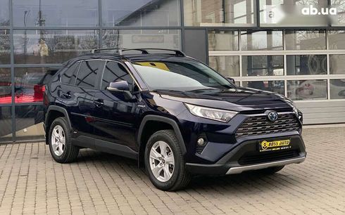 Toyota RAV4 2021 - фото 2