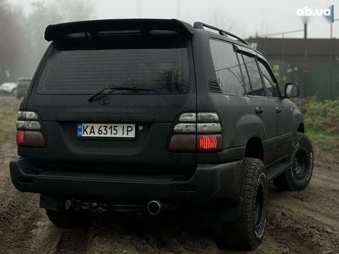 Toyota Land Cruiser 2004 - фото 9