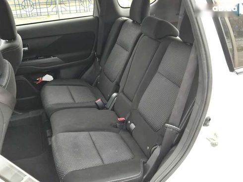 Mitsubishi Outlander 2017 - фото 13