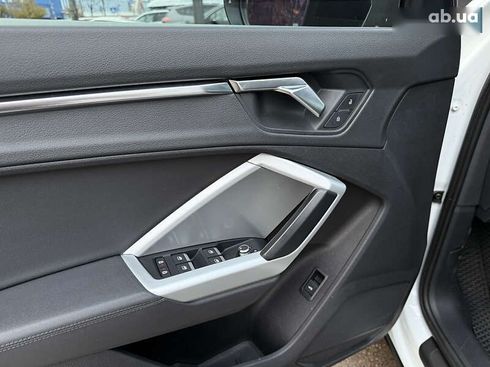 Audi Q3 2021 - фото 12