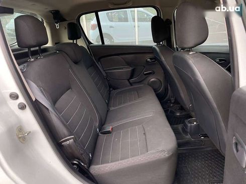 Renault Sandero 2021 - фото 12