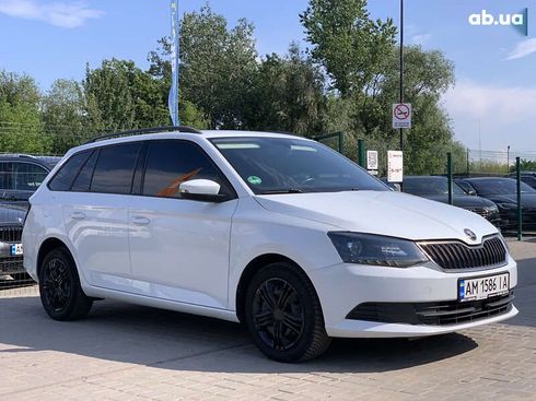Skoda Fabia 2017 - фото 5
