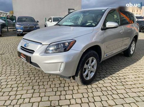 Toyota RAV4 2012 - фото 3