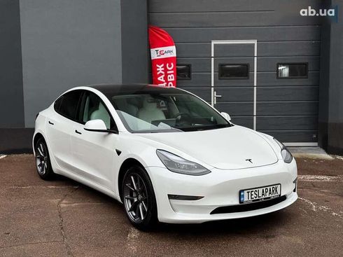 Tesla Model 3 2021 - фото 12