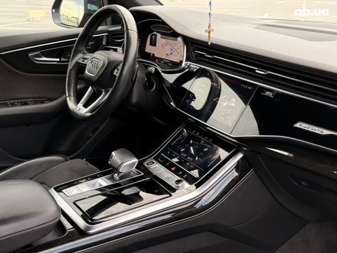 Audi Q8 2021 черный - фото 29