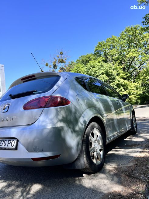 SEAT Leon 2005 серебристый - фото 4