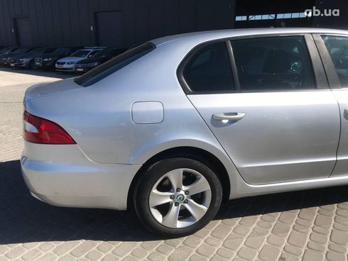Skoda Superb 2012 серый - фото 11