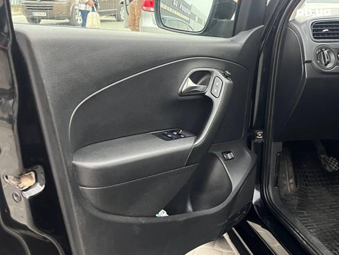 Volkswagen Polo 2012 черный - фото 28