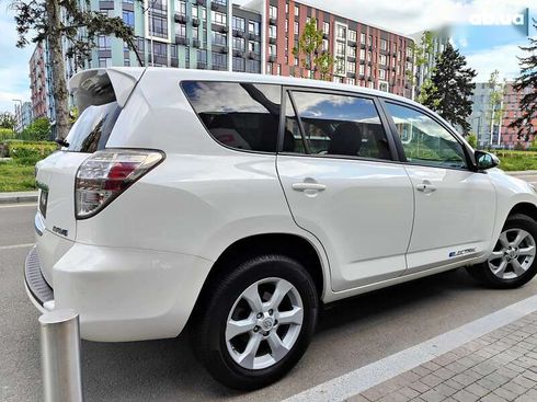 Toyota RAV4 2013 - фото 21