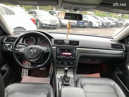 Volkswagen Passat 2017 черный - фото 36