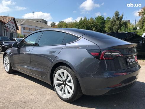 Tesla Model 3 2022 серый - фото 10