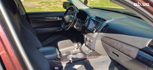 Kia Sorento 2013 вишневый - фото 8