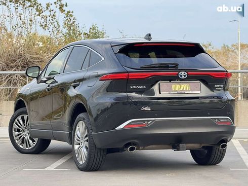 Toyota Venza 2021 - фото 8