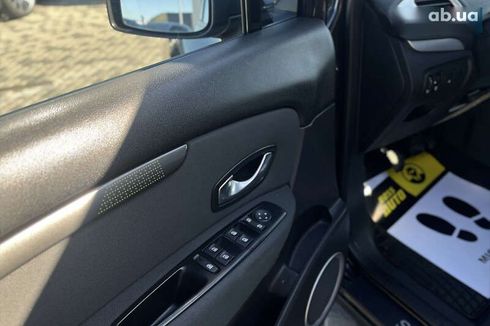 Renault Scenic 2010 - фото 17