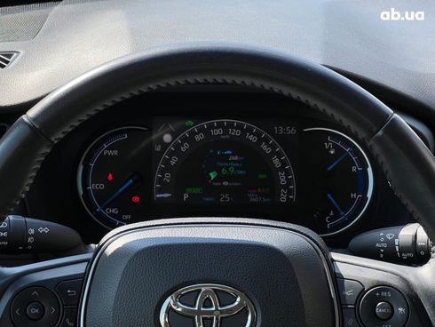 Toyota RAV4 2021 белый - фото 46