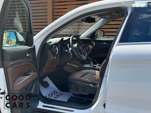 Alfa Romeo Stelvio 2018 - фото 16