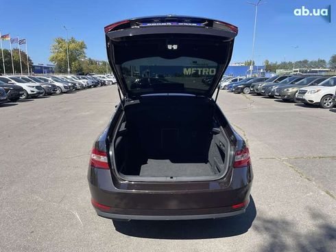 Skoda Superb 2018 - фото 16