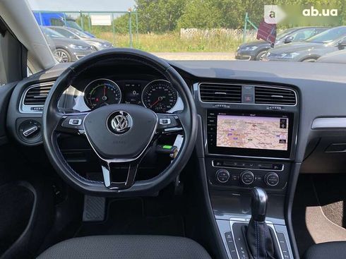 Volkswagen e-Golf 2020 - фото 19