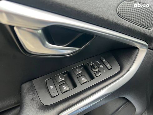Volvo V40 2017 синий - фото 16