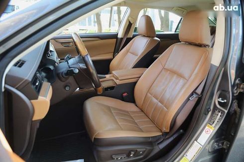 Lexus ES 2018 - фото 8